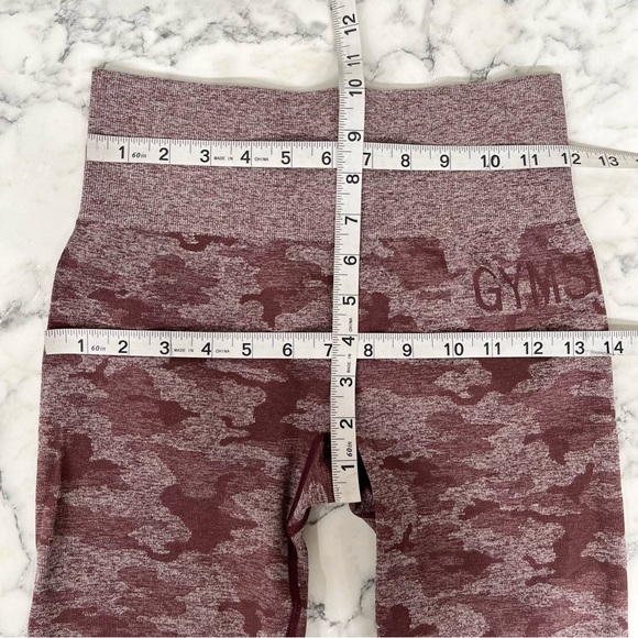 Gymshark Camo Seamless Two Piece Set in “Berry” - Picture 9 of 16
